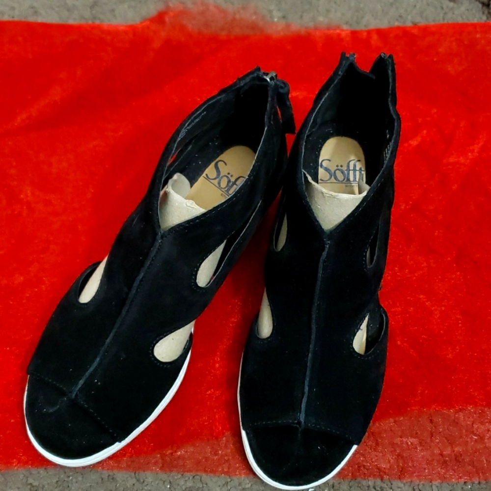 Soft black sandals